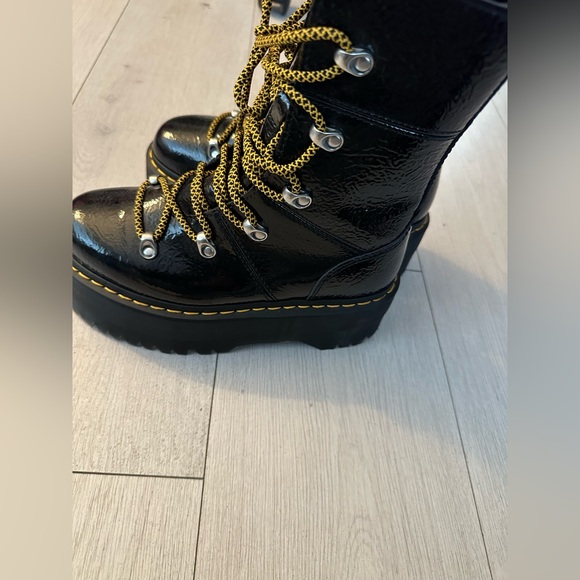 Dr. Martens Ghilana Max Distressed platform boots - Picture 5 of 10